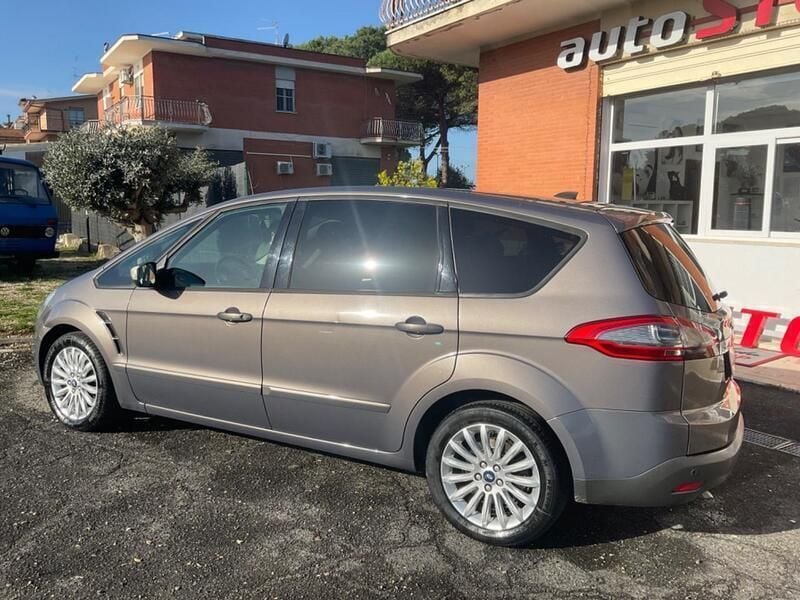 Grigio Usata 2013 Ford S-MAX Business Edition Monovolume | 7900 € (Buon prezzo) - Immagine 1/4