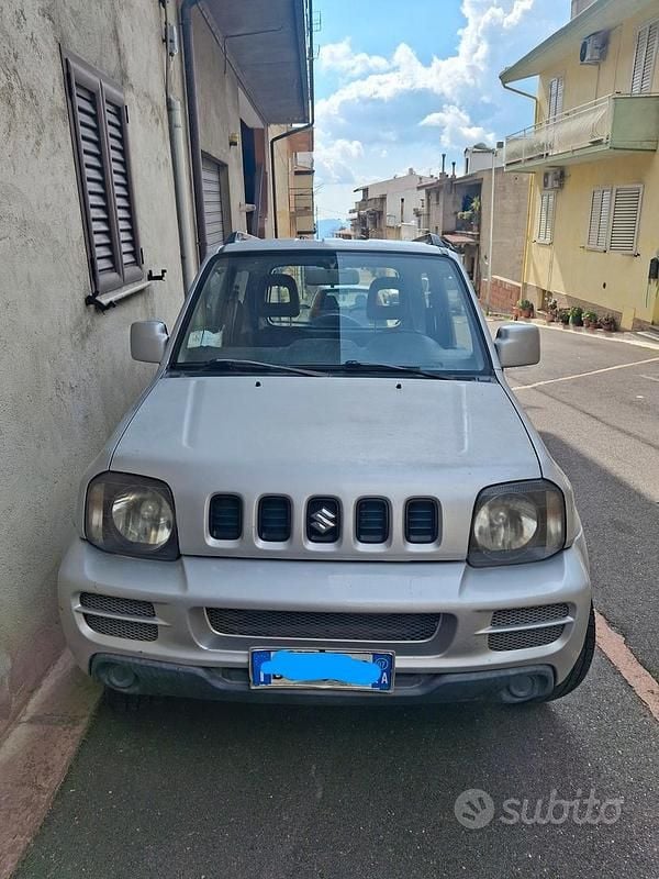 Usata Suzuki Jimny 85 CV (62 kW) 2007 Grigio SUV