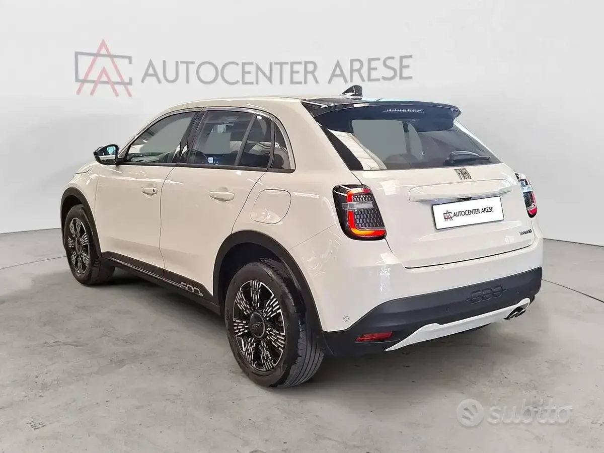 Usata Fiat 600 Pop 136 CV (100 kW) 2025 Bianco SUV