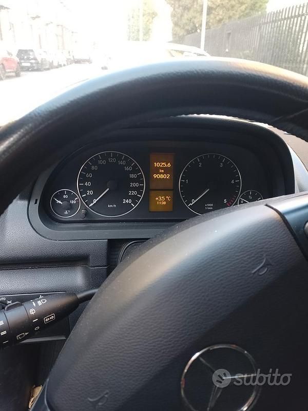 Usata Mercedes A160 2011 Grigio Monovolume