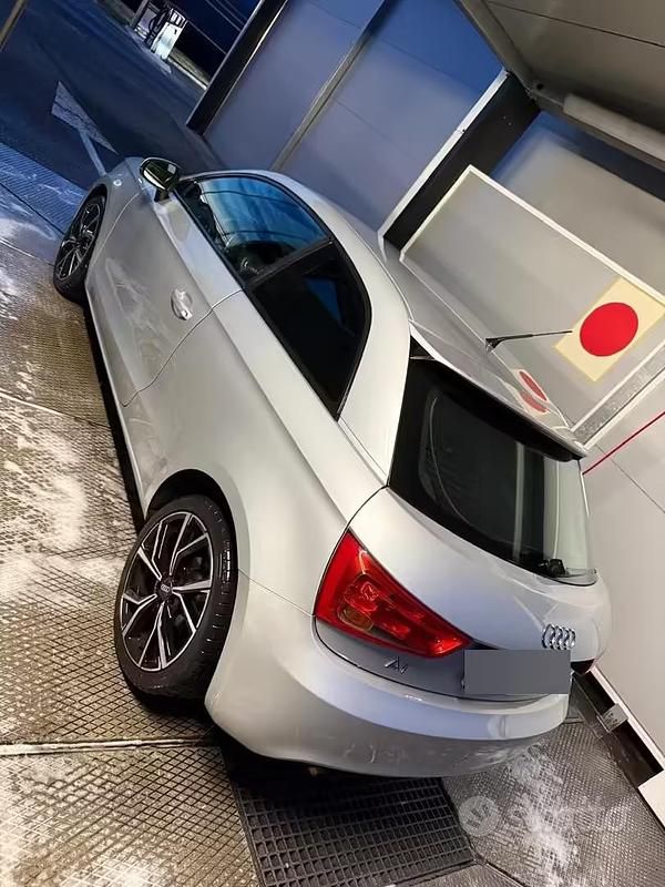 Usata Audi A1 86 CV (63 kW) 2010 Grigio Utilitaria