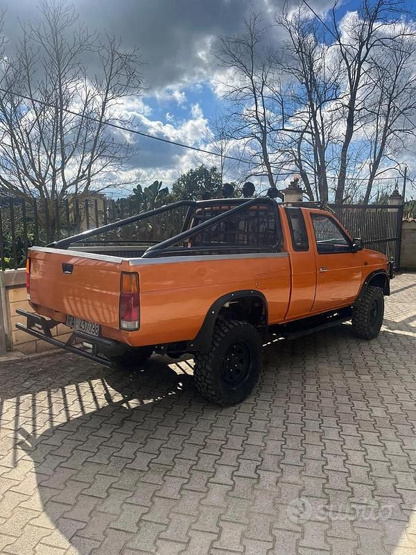 Usata Nissan Datsun 1986 SUV