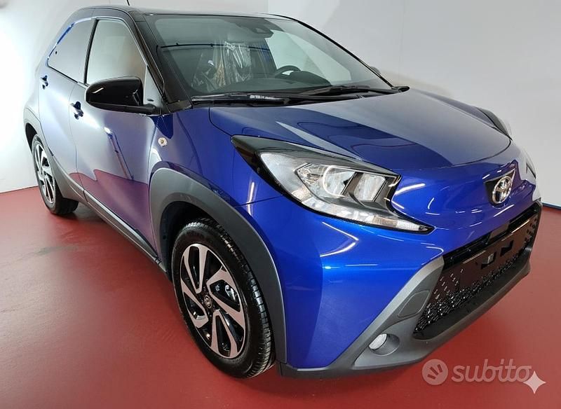 Ny Toyota Aygo X Trend 72 HK (52 kW) 2025 Blå SUV