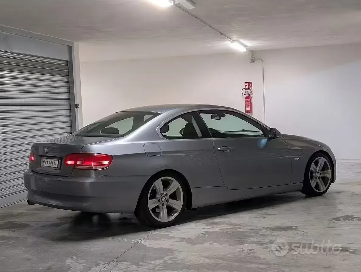 Usata BMW 320 Efficient Dynamics 177 CV (130 kW) 2008 Grigio Coupé