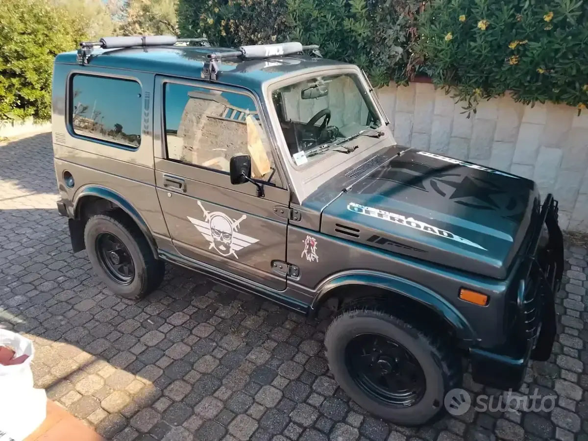Usata Suzuki Samurai 64 CV (47 kW) 1986 Grigio SUV