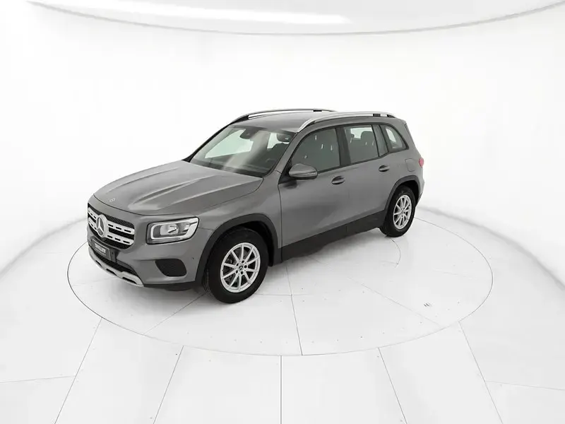 Usata Mercedes GLB200 Business 150 CV (110 kW) 2021 Grigio SUV