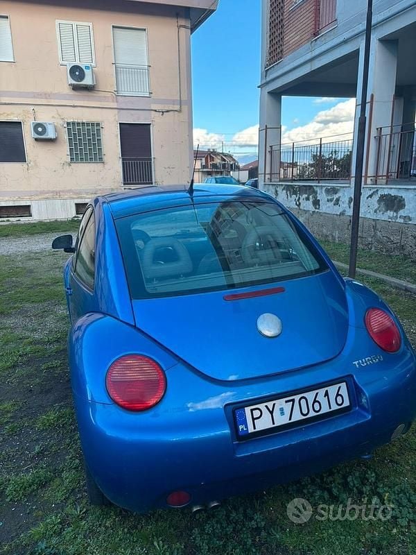 Usata VW New Beetle 150 CV (110 kW) 2000 Blu Utilitaria