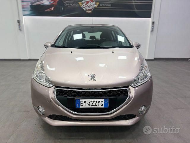 Usata Peugeot 208 Allure 68 CV (50 kW) 2015 Rosa Utilitaria