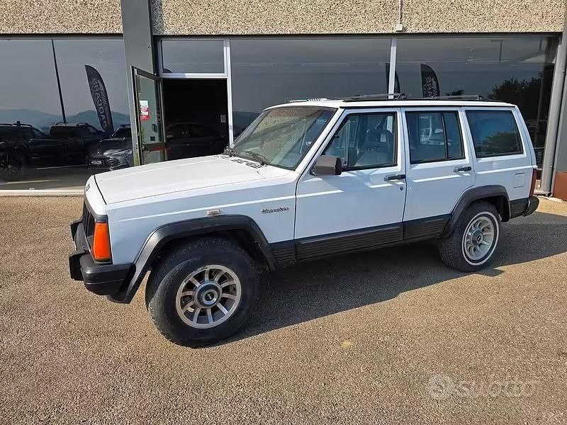 Usata Jeep Cherokee 80 CV (58 kW) 1990 Bianco SUV