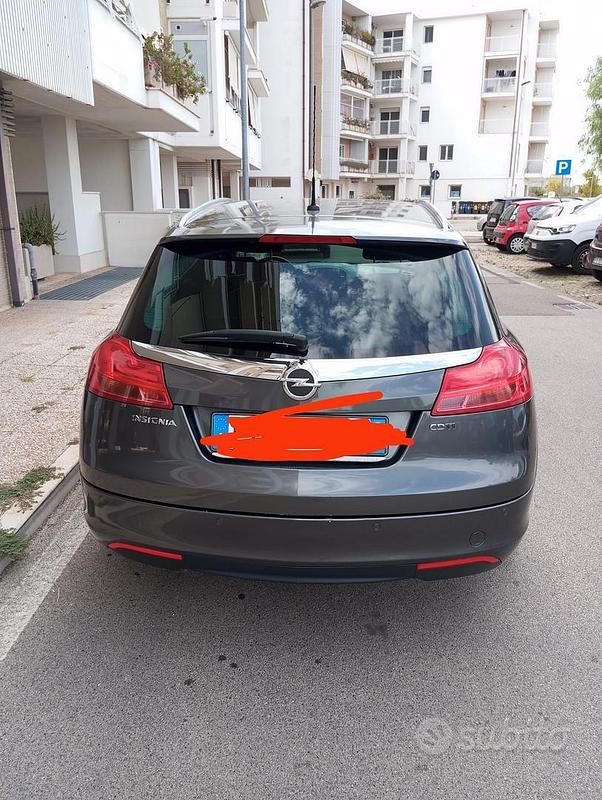 Usata 2011 Opel Insignia Station wagon | 5900 € (Cara) - Immagine 1/4
