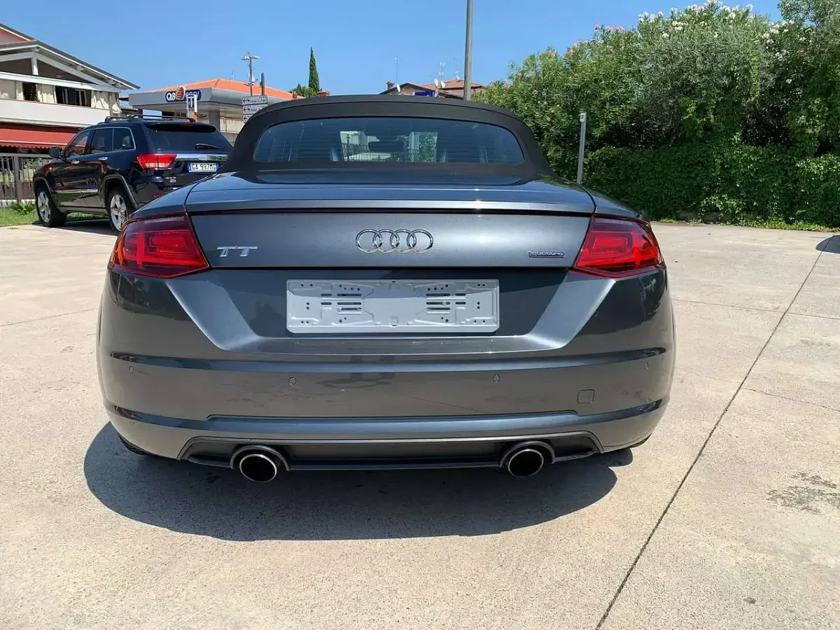 Usata Audi TT Roadster Advanced 230 CV (169 kW) 2015 Grigio scuro met. Cabrio