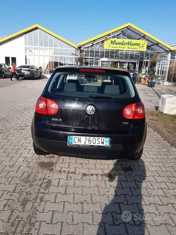 Usata VW Golf V 2004 Nero Utilitaria