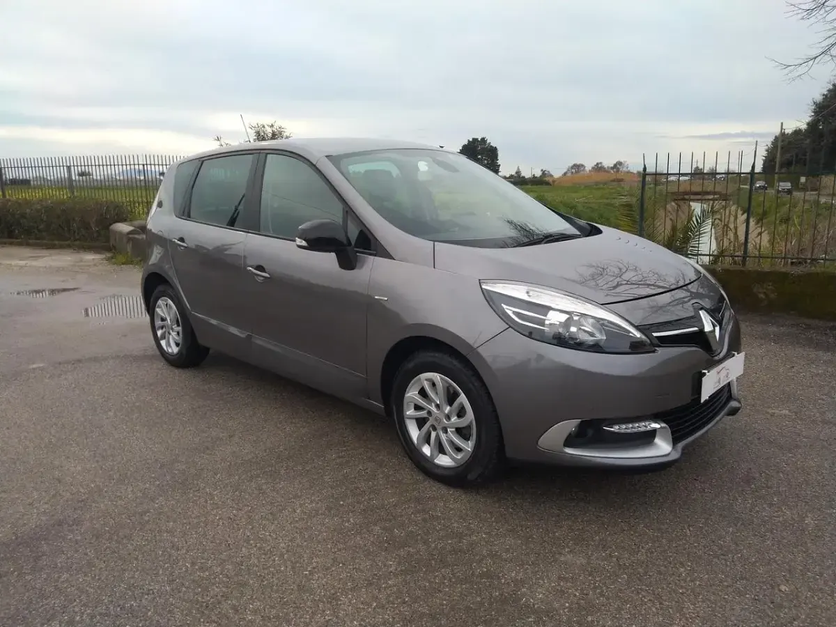 Usata Renault Scénic Bose Edition 110 CV (80 kW) 2016 Grigio Monovolume