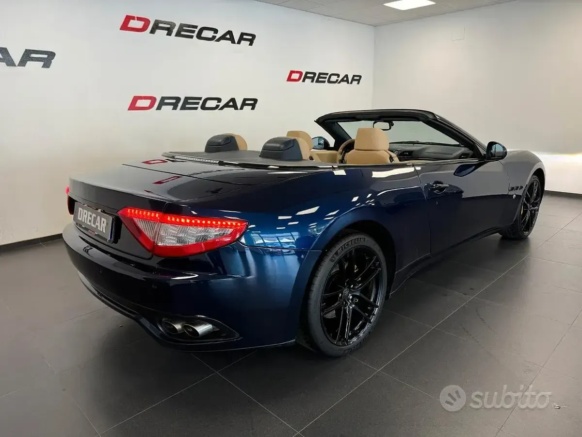 Usata Maserati GranCabrio 439 CV (322 kW) 2010 Blu Cabrio