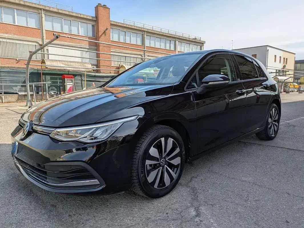 Usata VW Golf VIII Life 116 CV (85 kW) 2023 Nero Berlina