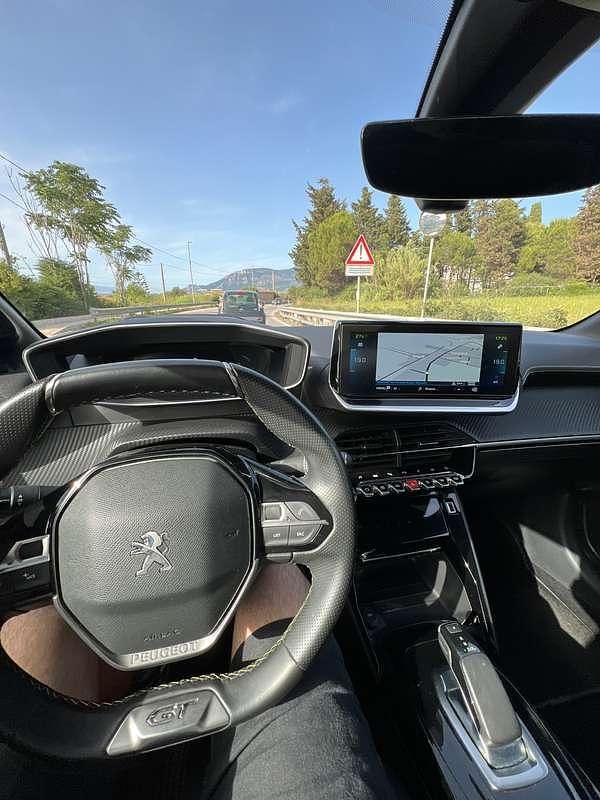 Usata Peugeot 208 GT 100 kW (136 CV) 2021 Argento Utilitaria