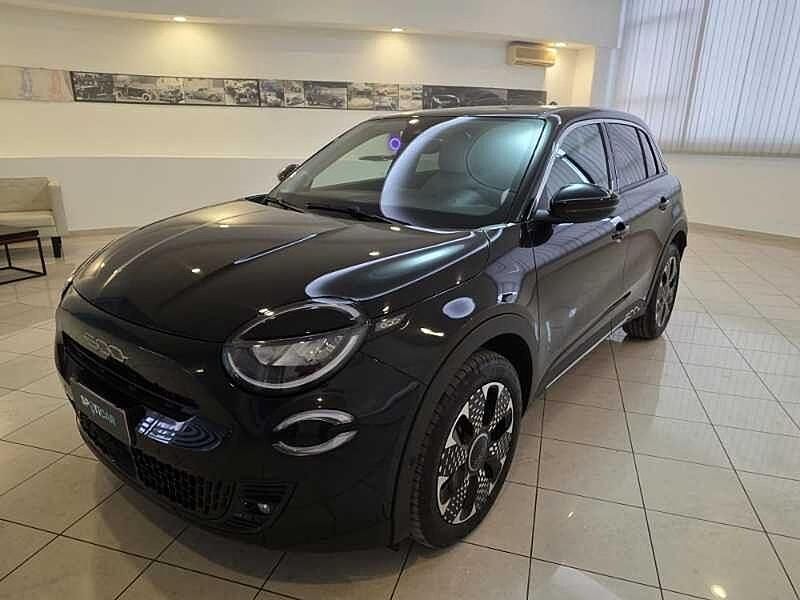 Usata Fiat 600 La Prima 110 CV (80 kW) 2025 Nero SUV