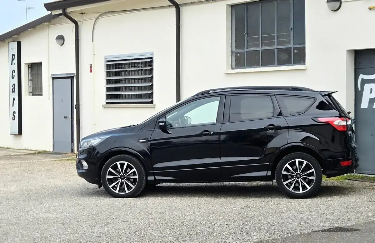 Usata Ford Kuga ST 120 CV (88 kW) 2018 Nero SUV