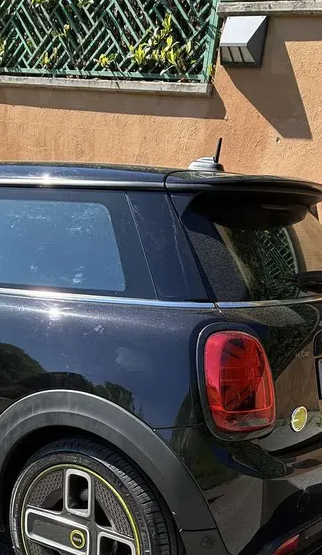Usata Mini Cooper SE 75 kW (102 CV) 2021 Nero Utilitaria