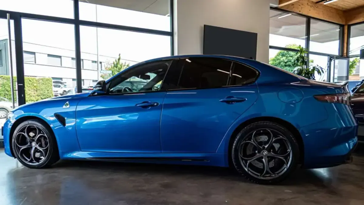 Usata Alfa Romeo Giulia Quadrifoglio 519 CV (381 kW) 2024 Blu/azzurro Berlina