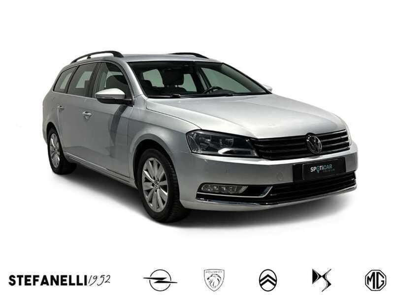 Argento iridio Usata 2014 VW Passat Comfortline Station wagon | 8900 € (Buon prezzo) - Immagine 1/4