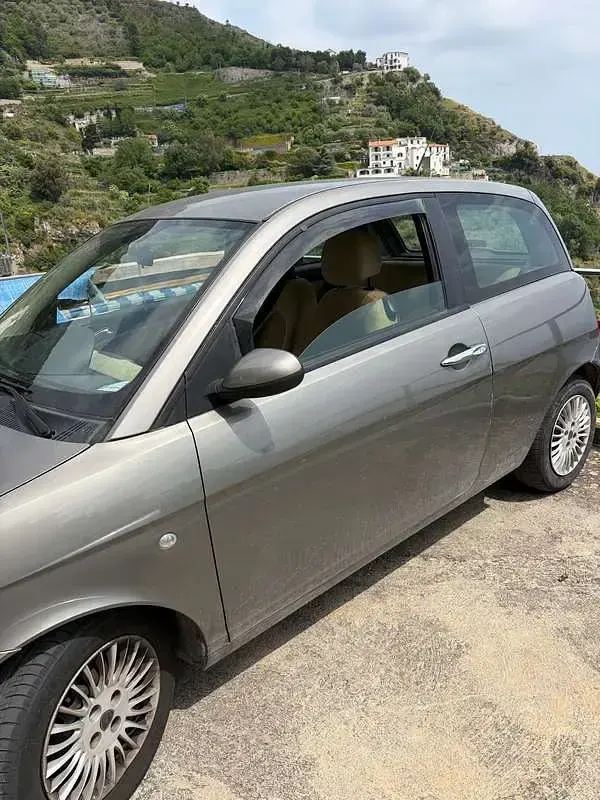 Usata Lancia Ypsilon 60 CV (44 kW) 2005 Utilitaria