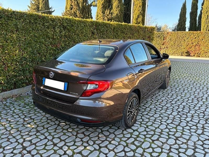Usata Fiat Tipo City Life 99 CV (72 kW) 2022 Marrone Berlina