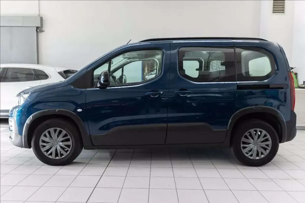Usata Peugeot Rifter Allure 102 CV (75 kW) 2023 Blu metallizzato Monovolume