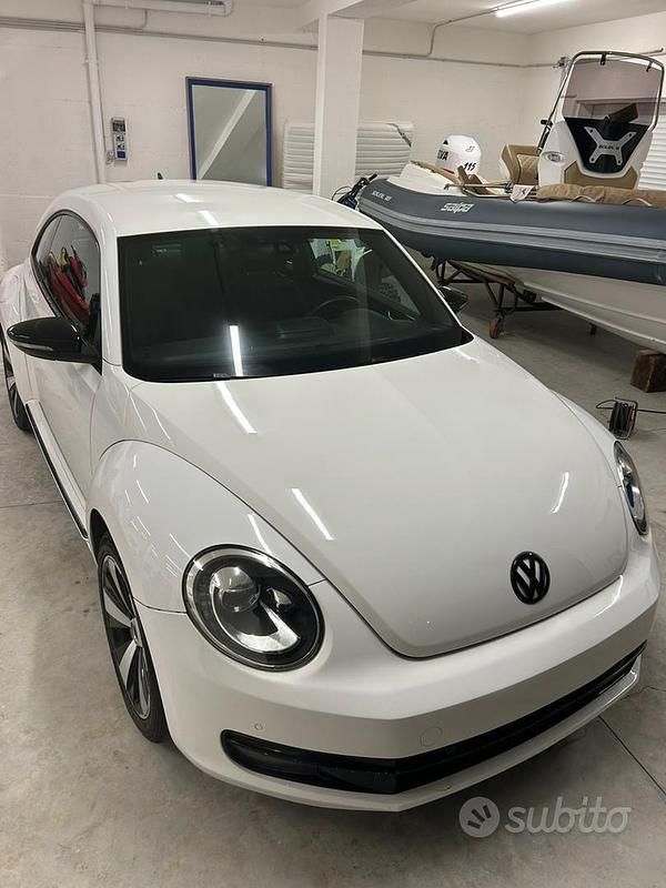 Usata VW Beetle 140 CV (102 kW) 2014 Bianco Utilitaria