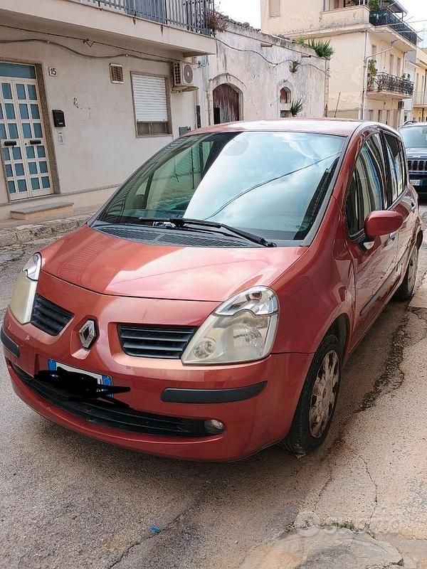 Usata Renault Modus 85 CV (62 kW) 2006 Rosso Monovolume