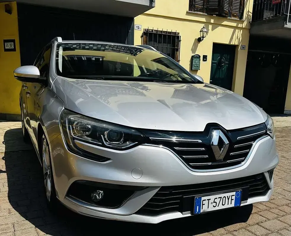 Usata Renault Mégane GrandTour 110 CV (80 kW) 2019 Grigio Station wagon