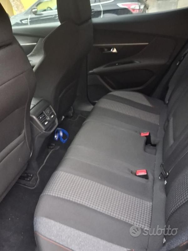 Usata Peugeot 3008 130 CV (95 kW) 2019 Nero SUV