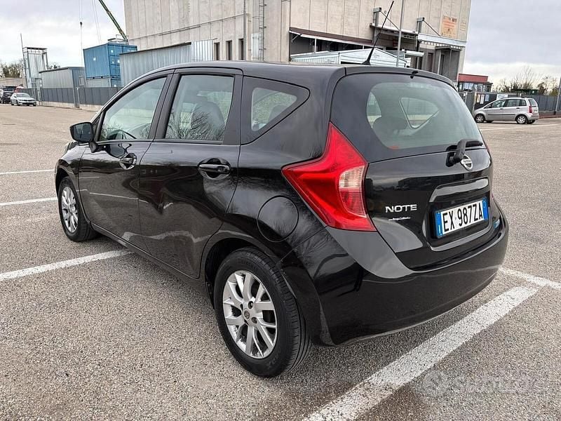 Usata Nissan Note Tekna 90 CV (66 kW) 2014 Nero Utilitaria
