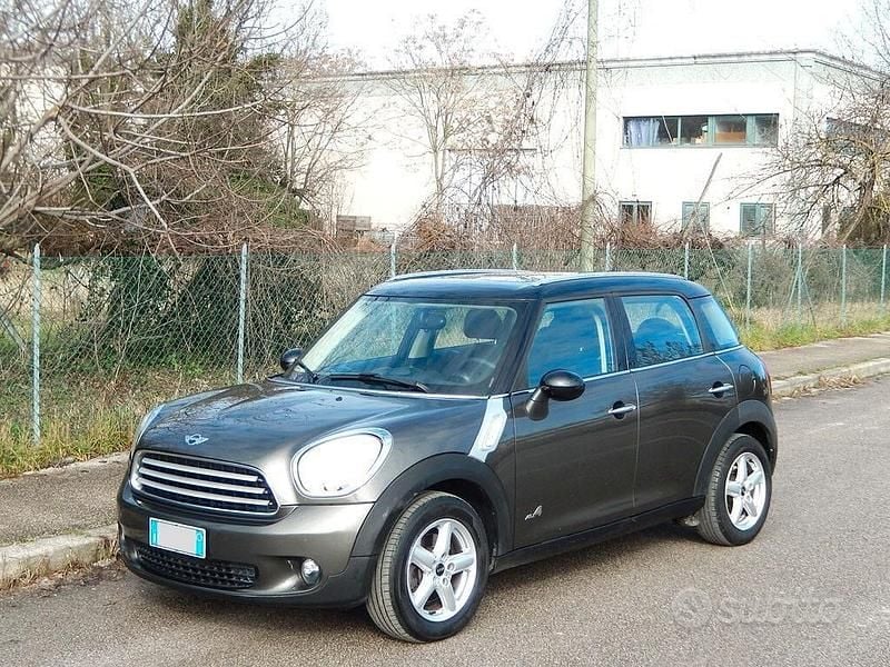 Usata Mini Cooper D Countryman 112 CV (82 kW) 2010 Grigio SUV