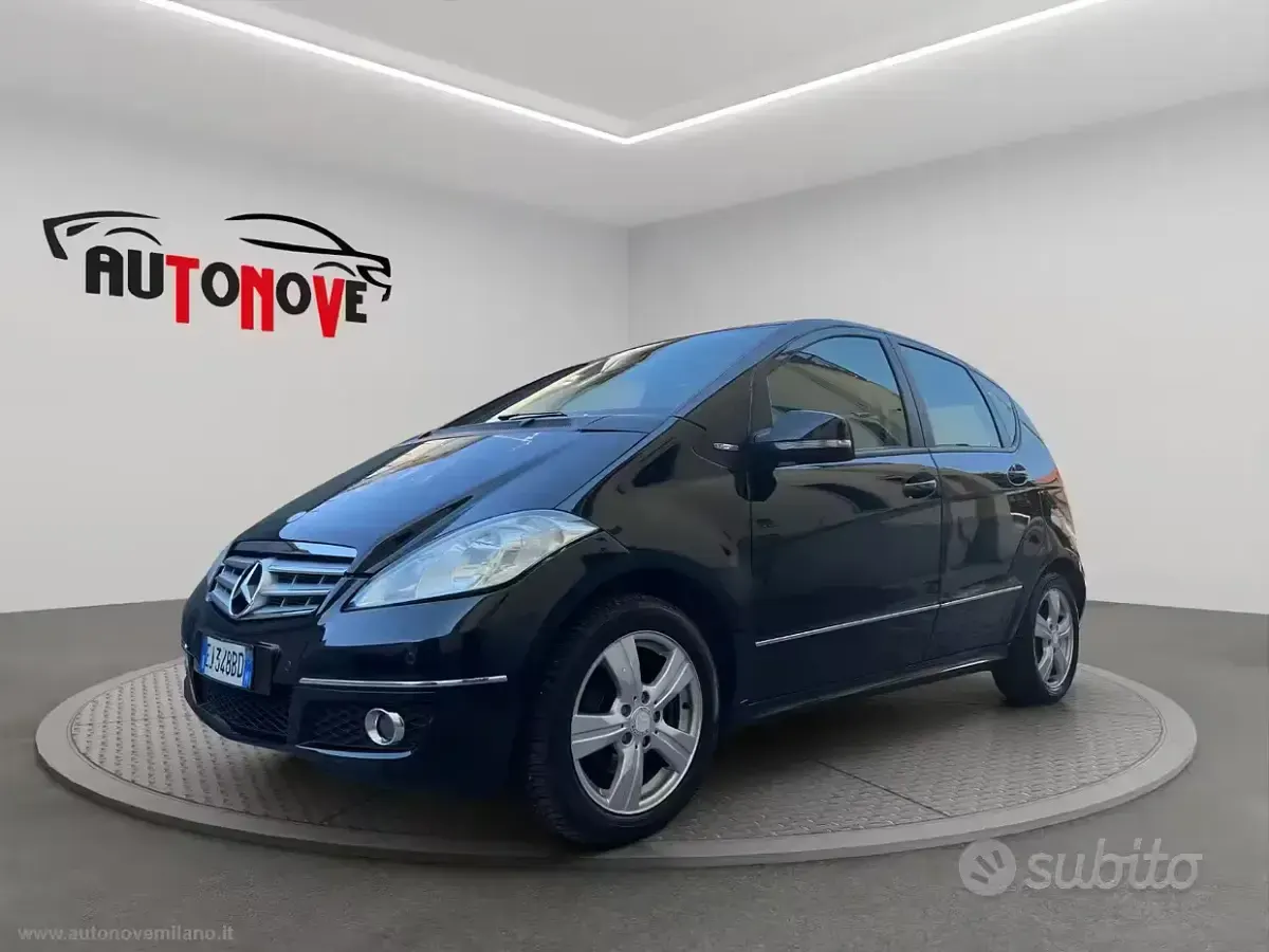 Usata Mercedes A180 Elegance 116 CV (85 kW) 2011 Utilitaria