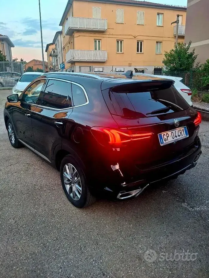 Usata MG HS Luxury 162 CV (119 kW) 2023 Nero SUV
