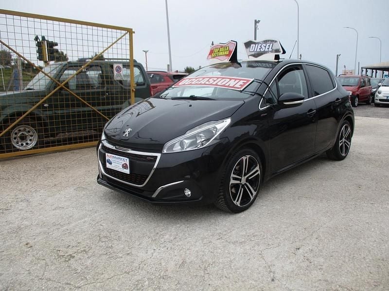 Usata Peugeot 208 GT-line 100 CV (73 kW) 2016 Nero Utilitaria