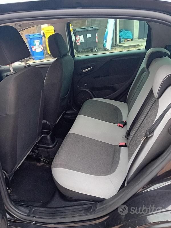 Usata Fiat Grande Punto 77 CV (56 kW) 2012 Nero Utilitaria