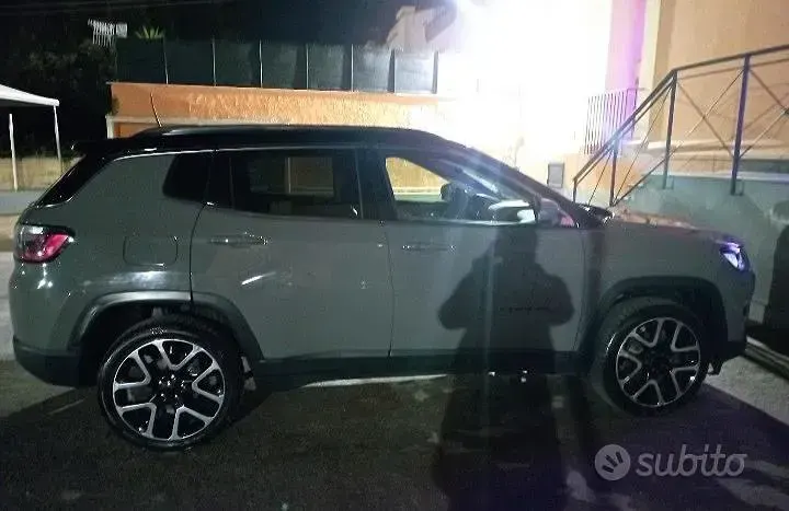 Usata Jeep Compass 140 CV (102 kW) 2019 Grigio SUV