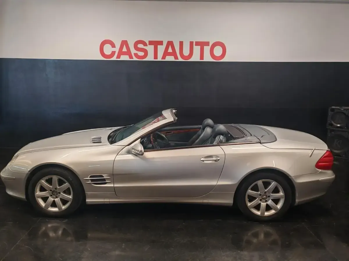Käytetty Mercedes SL500 306 HP (225 kW) 2001 Hopea Avoauto