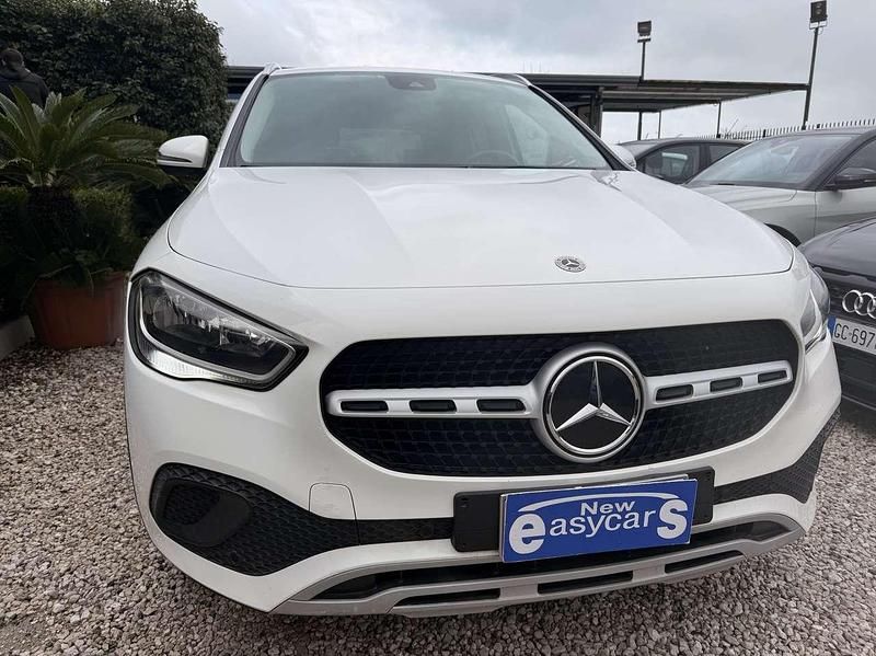 Usata Mercedes GLA200 Business 150 CV (110 kW) 2020 Bianco polare SUV