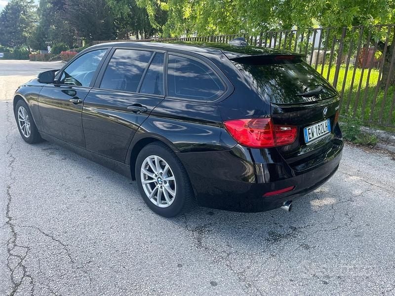 Usata BMW 318 143 CV (105 kW) 2014 Nero Station wagon