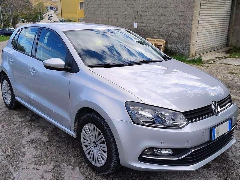 Usata VW Polo Comfortline 75 CV (55 kW) 2015 Argento Berlina