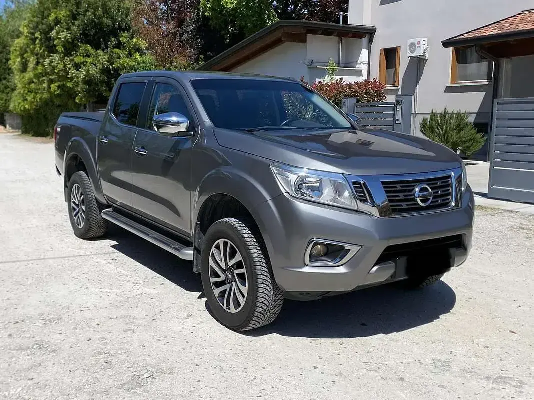 Second-hand Nissan Navara N-Connecta 190 CP (139 kW) 2017 Gri Pickup