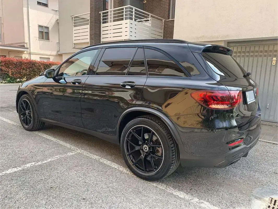 Usata Mercedes GLC220 Premium Plus 194 CV (142 kW) 2022 Nero SUV