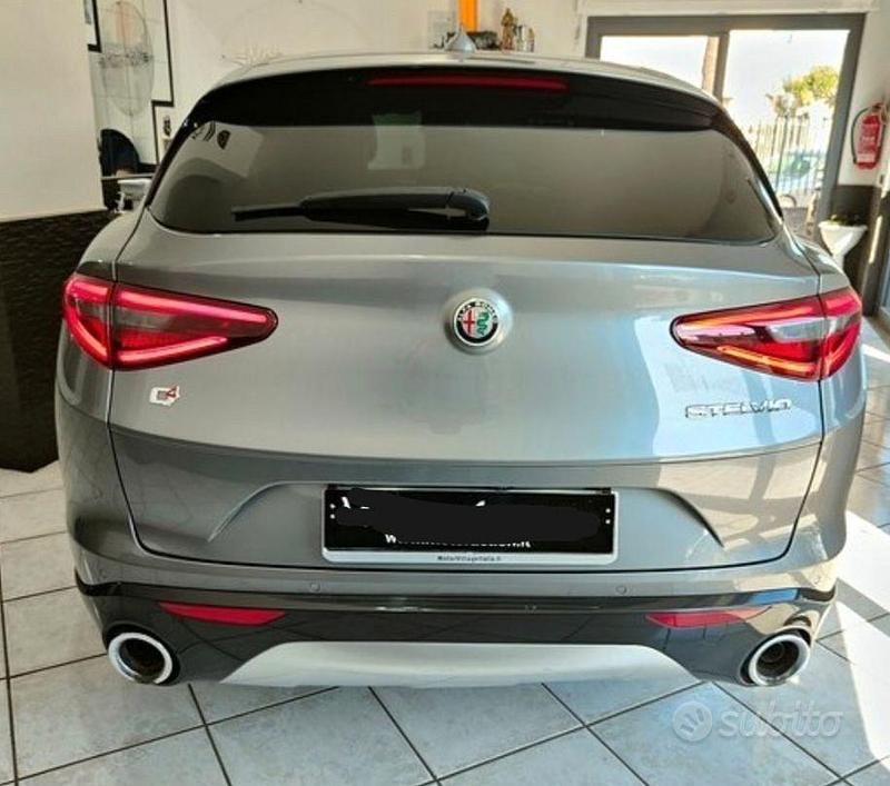 Usata Alfa Romeo Stelvio 190 CV (139 kW) 2020 Grigio SUV