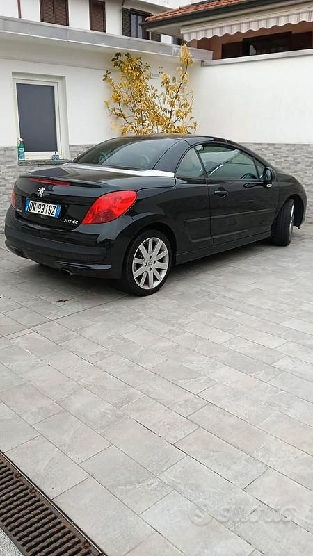 Usata Peugeot 207 CC 150 CV (110 kW) 2009 Nero Cabrio