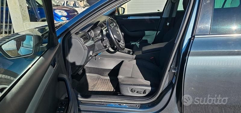 Usata Skoda Superb Executive 190 CV (139 kW) 2017 Grigio Station wagon