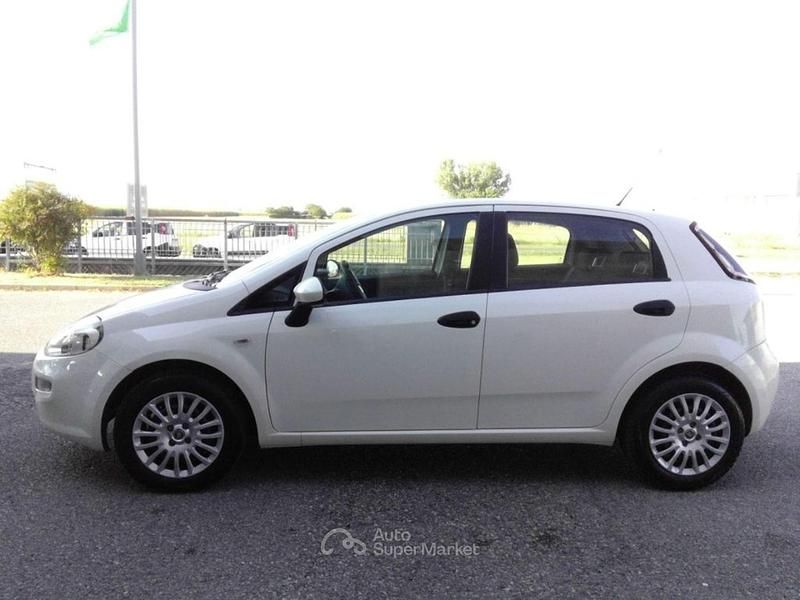 Usata Fiat Punto 77 CV (56 kW) 2013 Bianco pastello Utilitaria