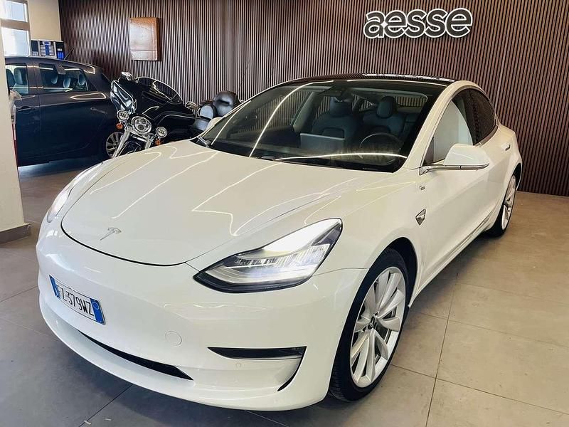 Bianco Usata 2020 Tesla Model 3 Long Range AWD Tre volumi | 29.900 € (Buon prezzo) - Immagine 1/4